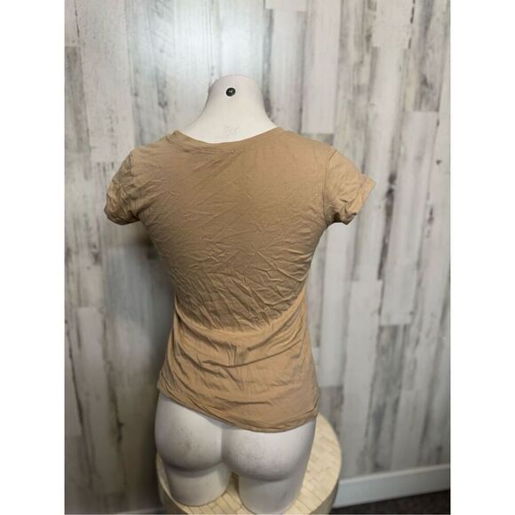 Tan Tshirt - Picture 5 of 6